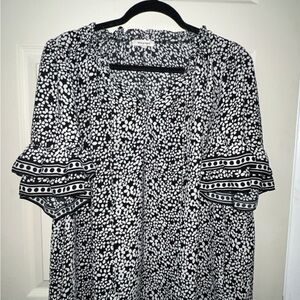 Max Studio Black and White Ruffled Cuffed Sleeve Blouse